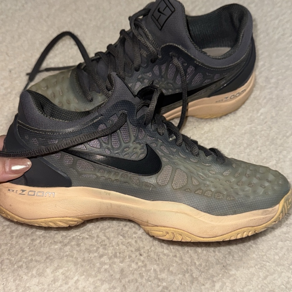 Nike Zoom Court Tennis Sneakers